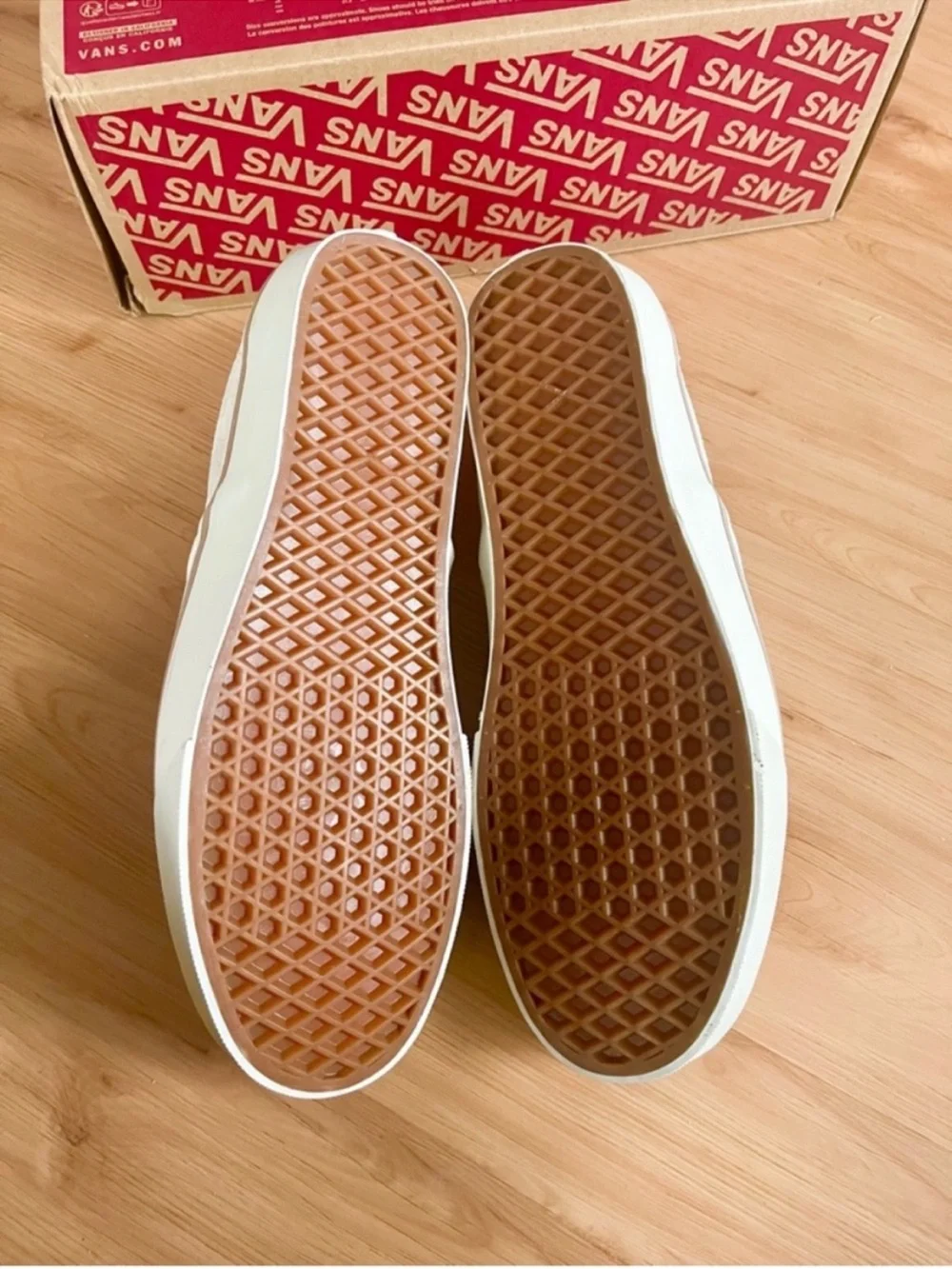 Vans Classic Slip-On Shoe Turtle Dove White Women 9.0 US Mens 7.5 US